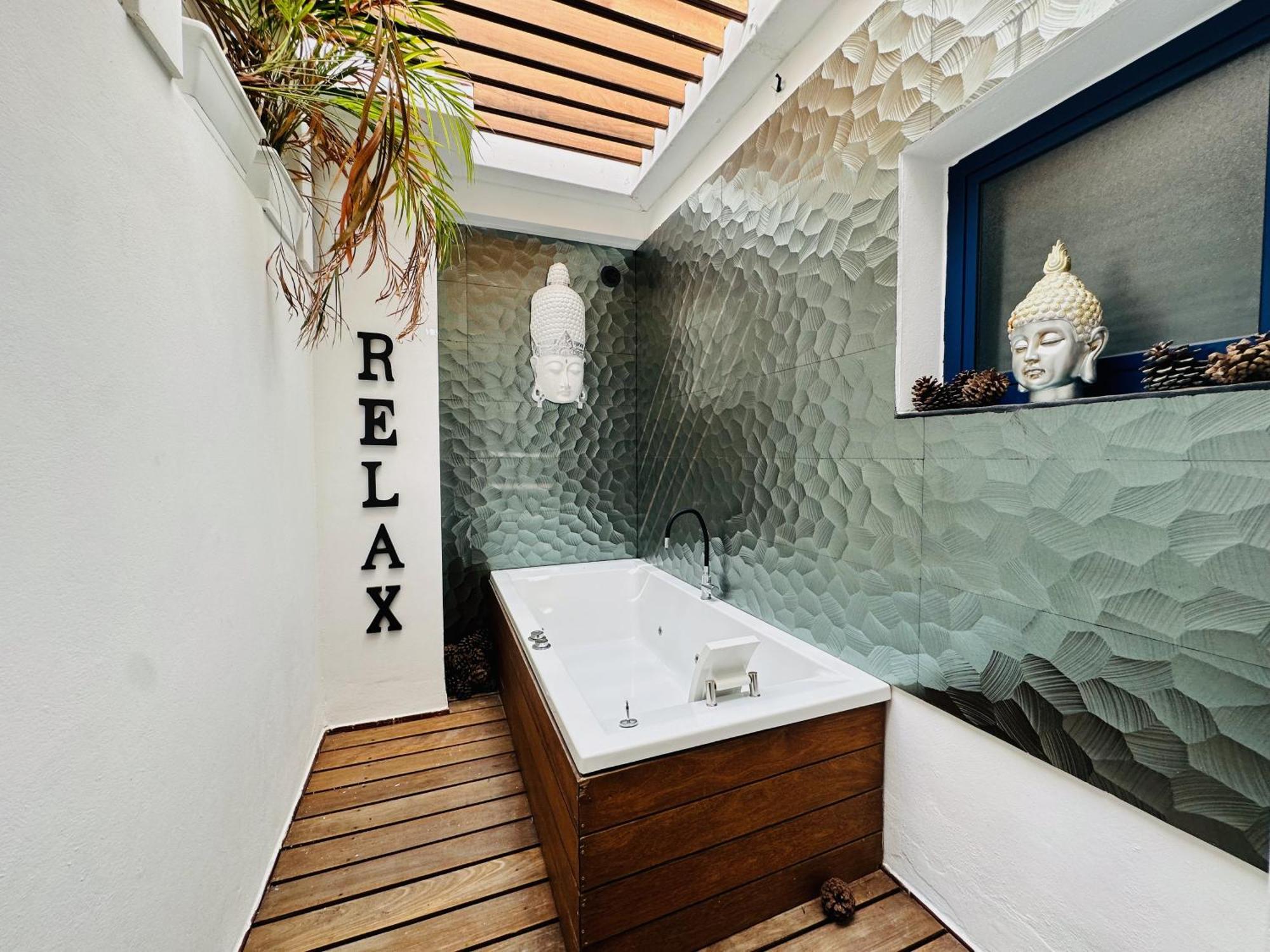 Pambnb - Chic Beachside Apartment Playa San Juan Екстер'єр фото